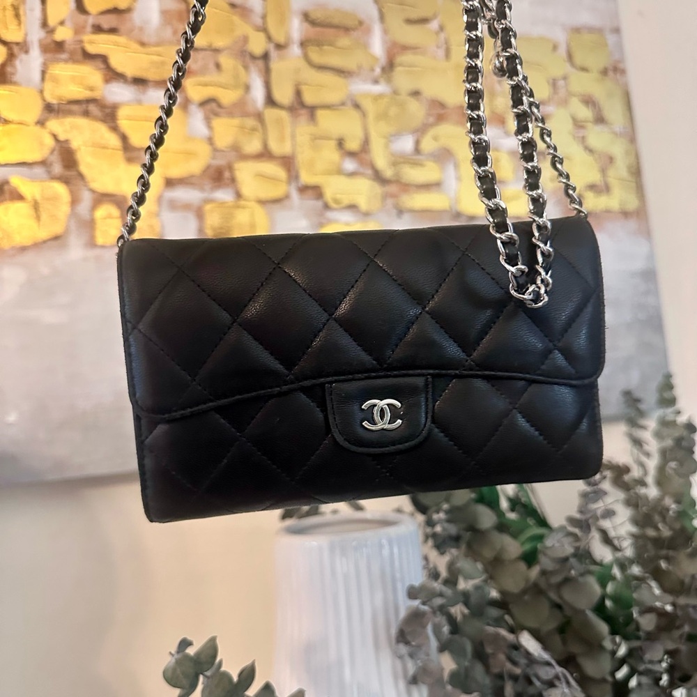 CHANEL Gusset Classic Flap Wallet - Picture 6 of 12